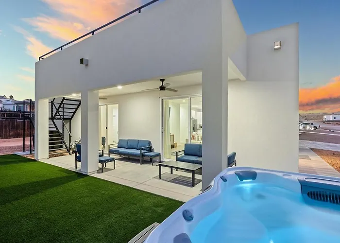 Oasis At Powell - Hot Tub, Roof Deck, & Games Holiday home