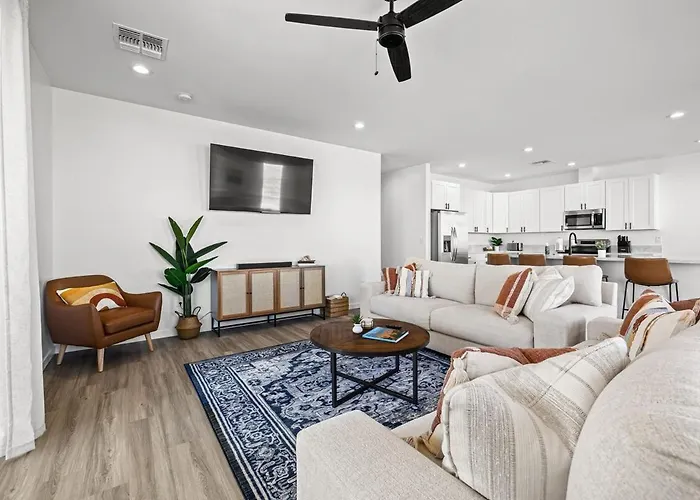Oasis At Powell - Hot Tub, Roof Deck, & Games * Page