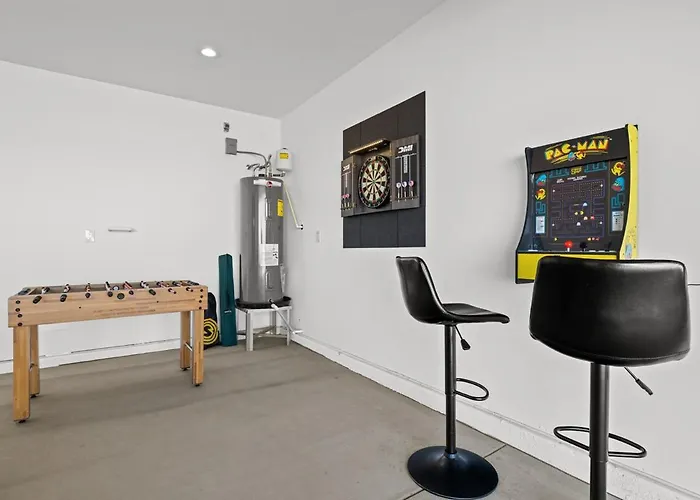 Holiday home Oasis At Powell - Hot Tub, Roof Deck, & Games