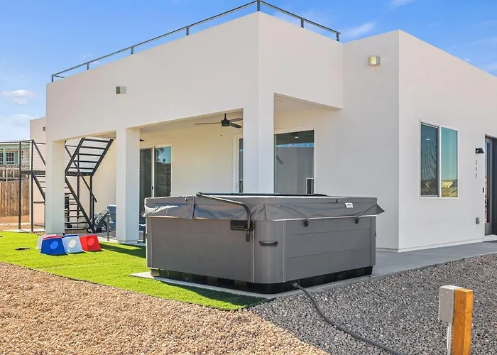 Oasis At Powell - Hot Tub, Roof Deck, & Games Holiday home Page