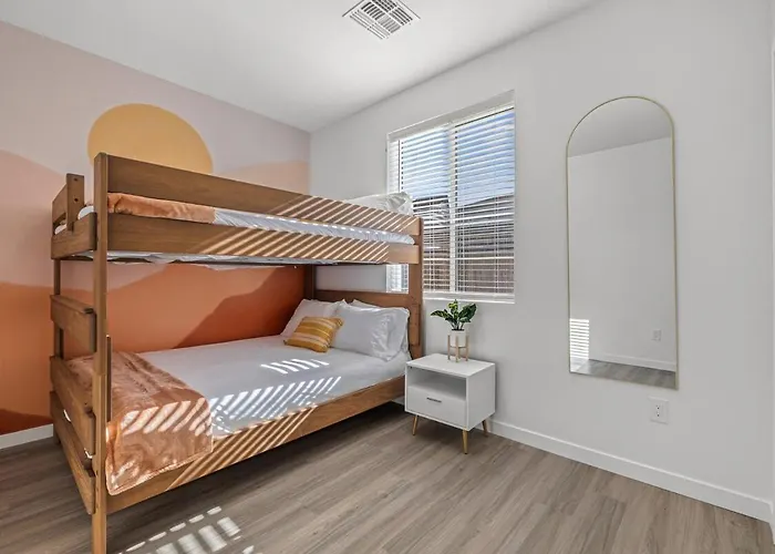 Holiday home Oasis At Powell - Hot Tub, Roof Deck, & Games *