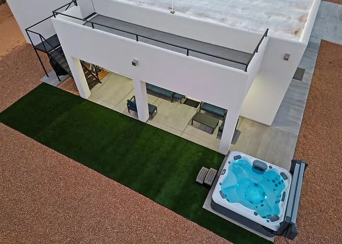 Oasis At Powell - Hot Tub, Roof Deck, & Games * Page